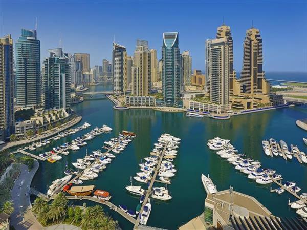 Pirates Bay Hostel Dubai Exterior photo